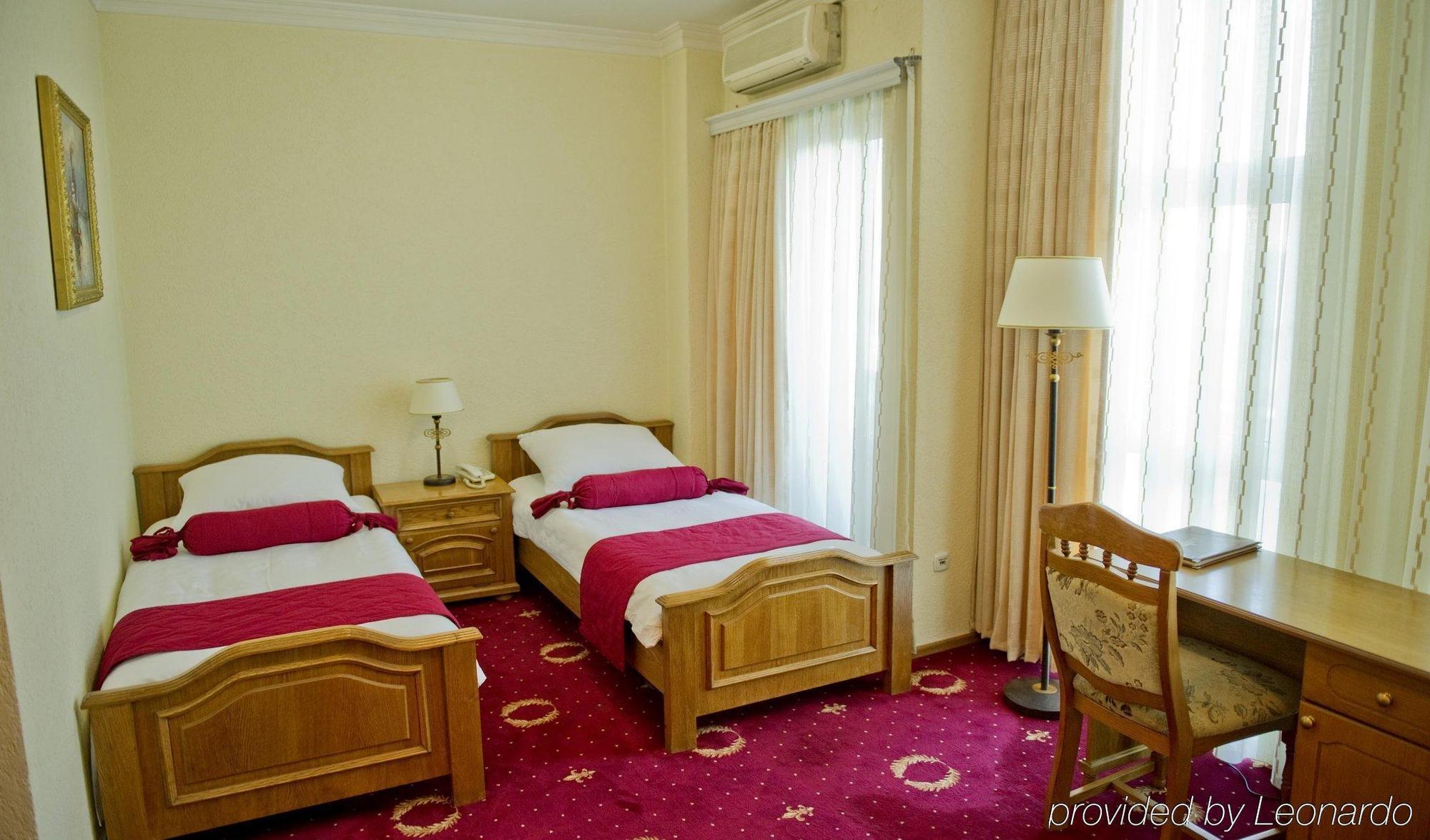 Hotel Victory Priştine Dış mekan fotoğraf
